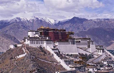  Potala Sarayı: Tarihin İzinde Yolculuk ve Manevi Bir Deneyim!