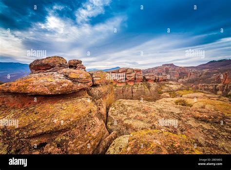  Gurmi Rock Formations: İnanılmaz Kayalık Şekilleri ve Tarihi Gizemleri!