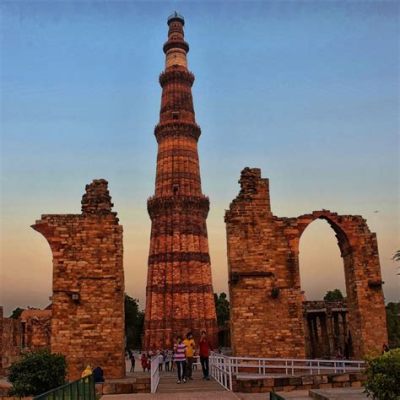  Qutub Minar: Gotik Mimari ve Tarihi Gizemlerle Dolu!