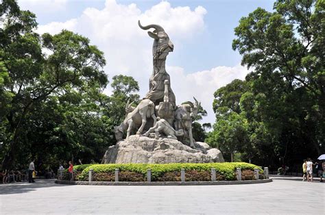 Yuexiu Parkı, Çin Tarihi ve Muhteşem Manzaralarıyla Tanışın!